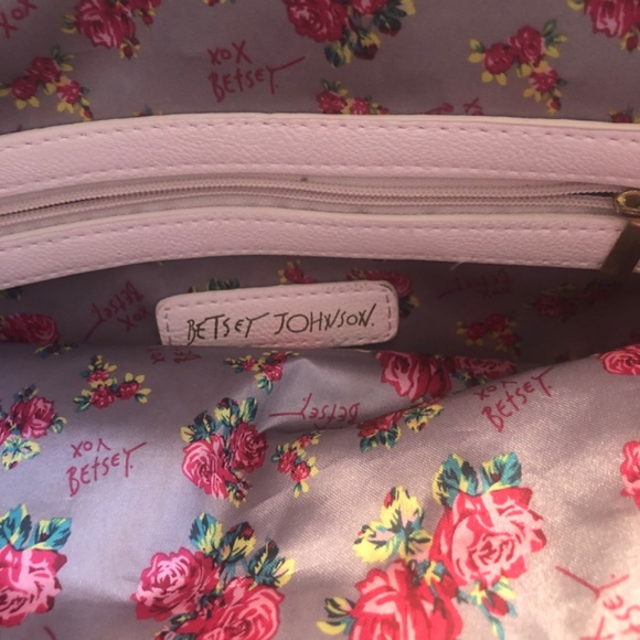 NWOT Betsey Johnson Neutral Striped Leather Tote Bag - Picture 3 of 6